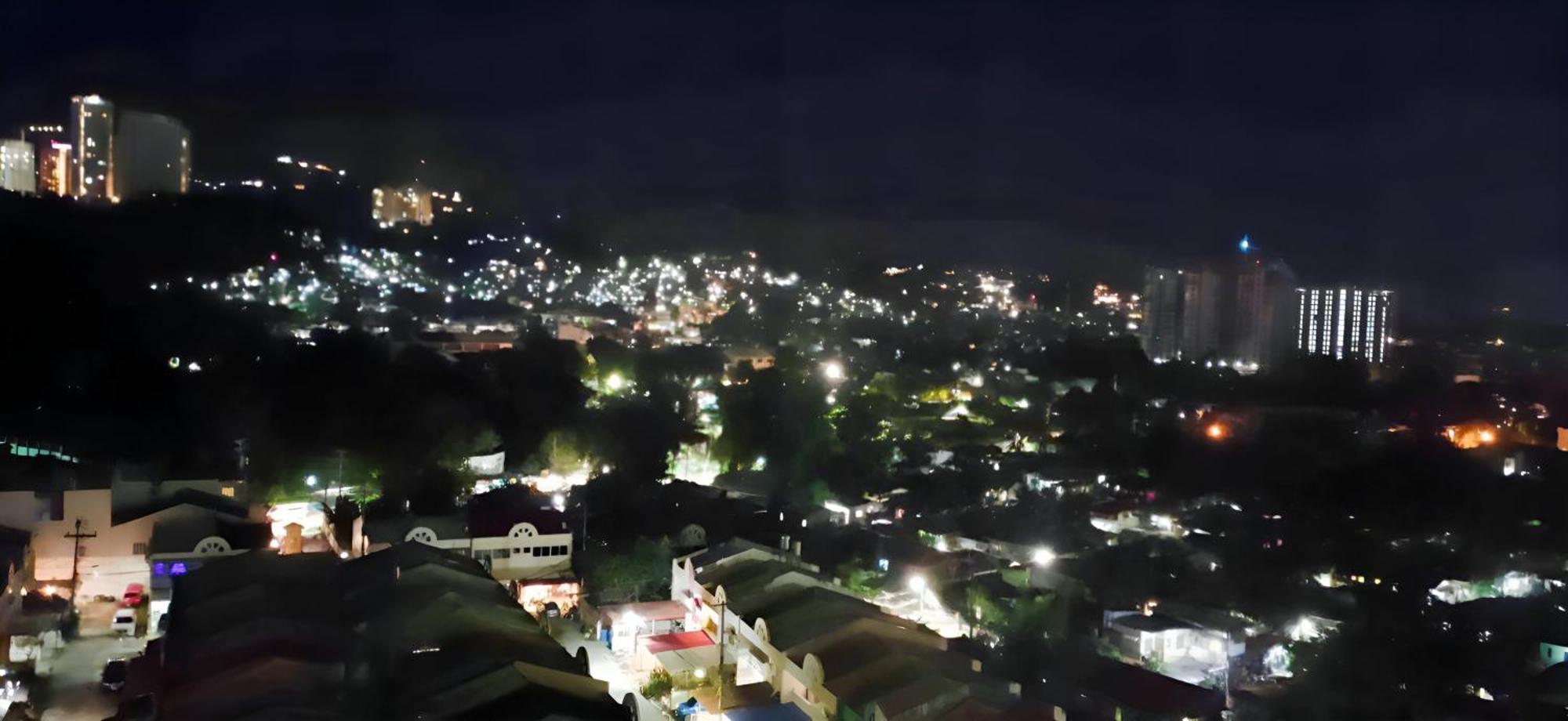 Cebu City Scape At Cebu It Park Екстер'єр фото